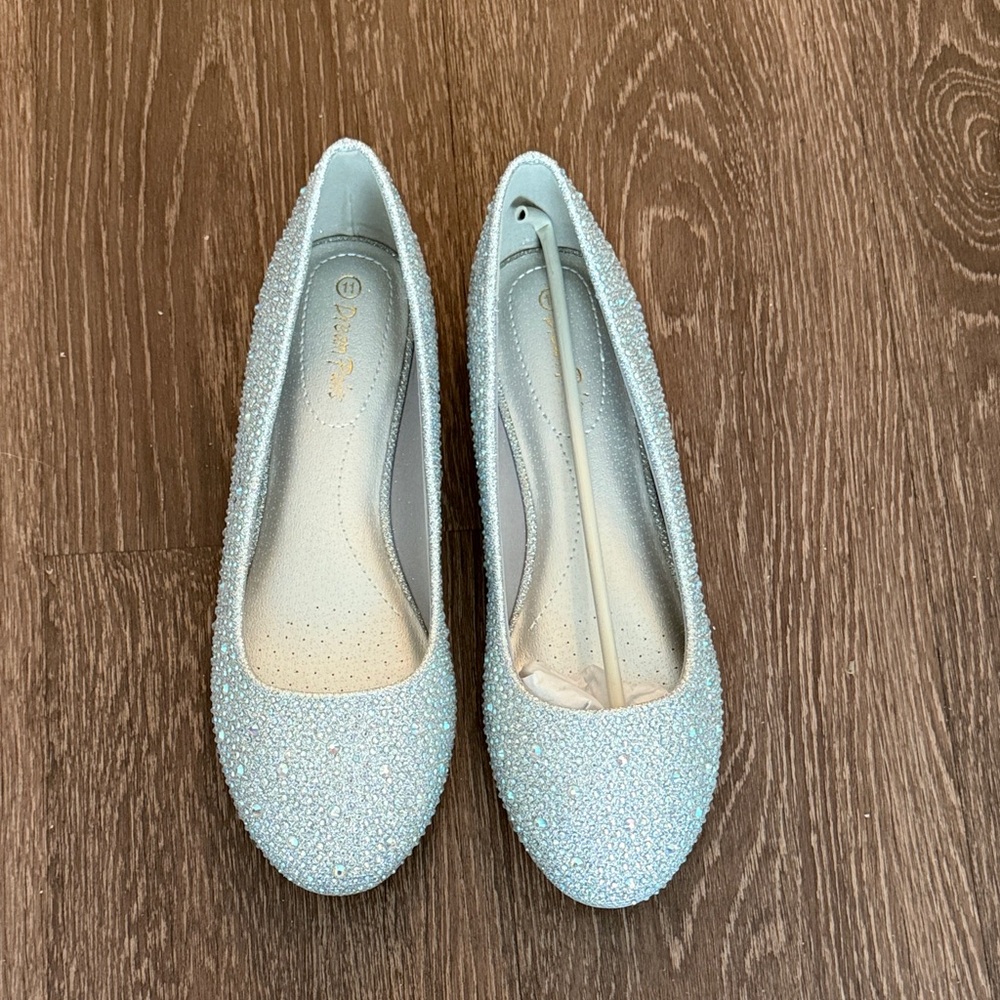 Dream Pairs Elegant Silvery Blue Glitter Flats Size 11